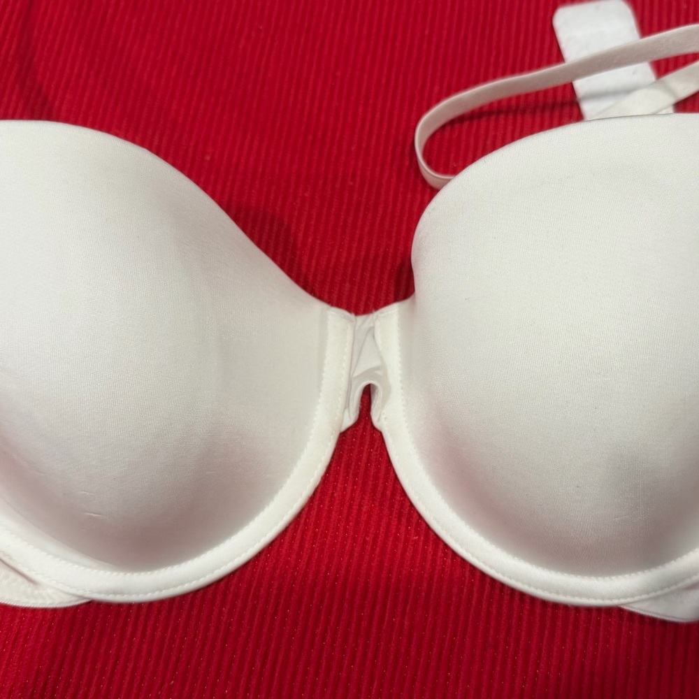 Calvin Klein Elegant White T shirt Bra 34B nwot